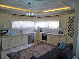 Gaziantep Burç Mahallesinde Satılık 4+1 Ultra Lüx Havuzlu Villa