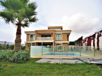 Gaziantep Burç Mahallesinde Satılık 4+1 Ultra Lüx Havuzlu Villa